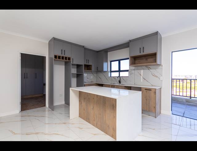 3 BEDROOM APARTMENT FOR SALE IN SANDOWN